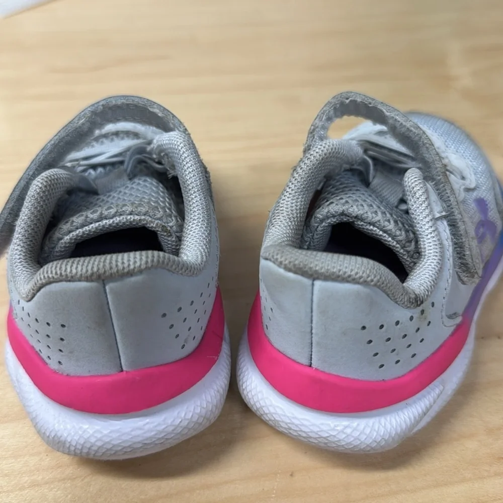 Under Armour toddler baby Gray and‎ Pink velcro Sneakers size 5K